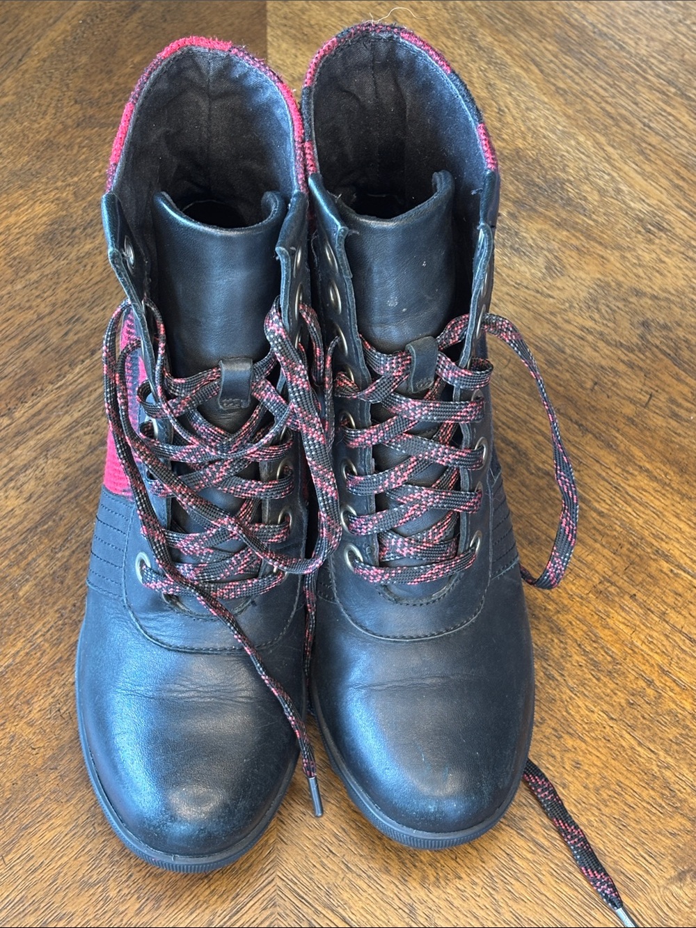 Sorel Black Leather Lace-Up Ankle Boots with Pink Accents